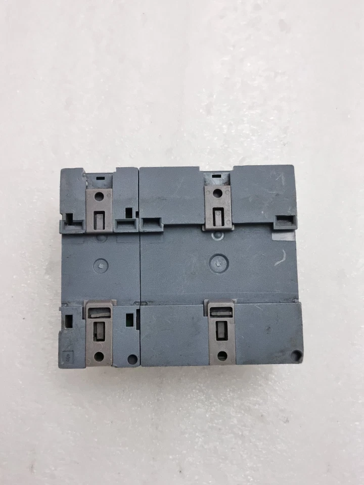SIEMENS 6ED1052-1MD00-0BA8 LOGO 12/24RCE WITH 6ED1055-1MB00-0BA2 MODULE 12/24VDC